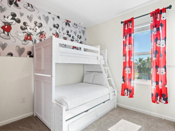 Luxury 8_bedroom Orlando Retreat - Perfect for Family Gatherings